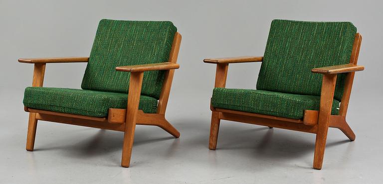 FÅTÖLJER, ett par, "GE-290", Hans Wegner, Getama Gedsted, omkring 1900-talets mitt.