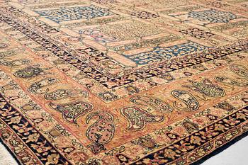 A carpet, semi-antique Kerman Laver, ca 524 x 344 cm.