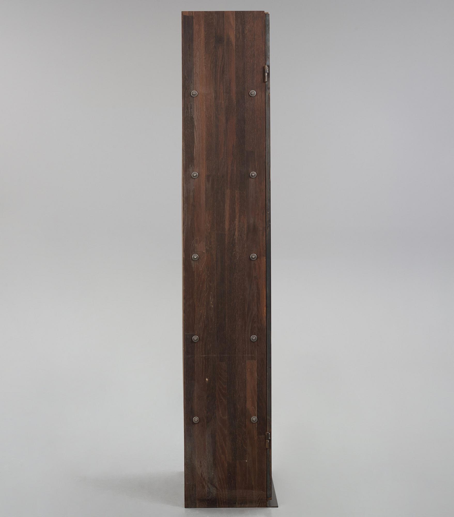 Jonas Bohlin, a 'Slottsbacken' cabinet, ed. 89/200, Källemo, Sweden, post 1987.