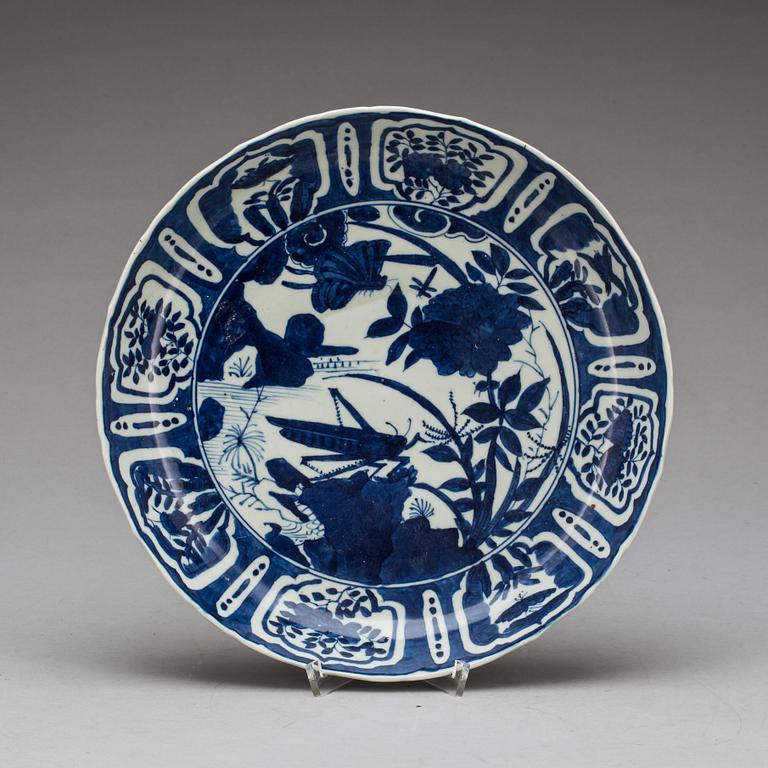 SKÅLFAT porslin. Kraak-stil, Kina 1800-tal.