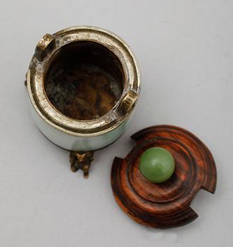 LOCKDOSA, troligen jade, Kina.