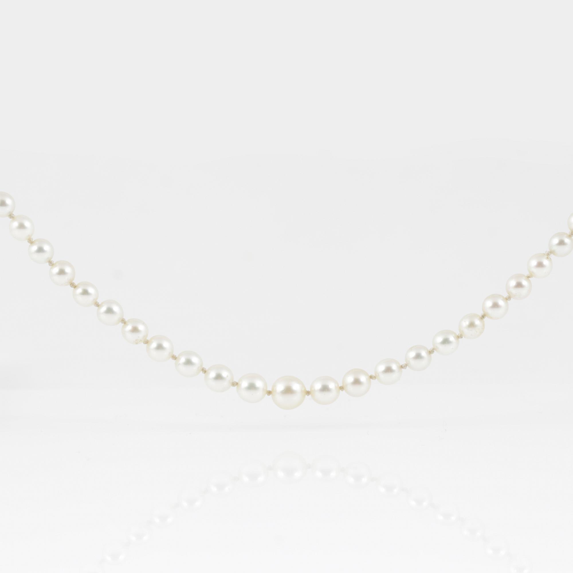 COLLIER, med odlade saltvattenspärlor samt diamanter, 14K vitguld. 1900-talets första hälft.