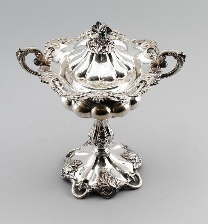 STRÖSOCKERSKÅL, nysilver, nyrokoko, 1800-talets andra hälft.