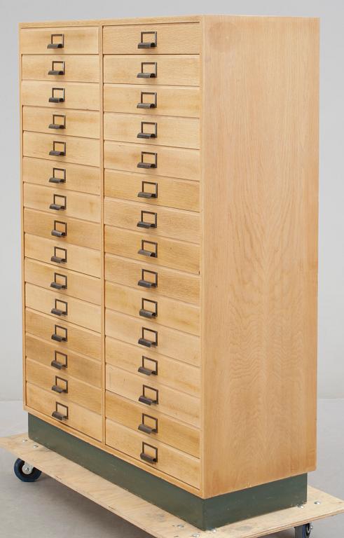 ARKIVSKÅP, 1900-talets första hälft.