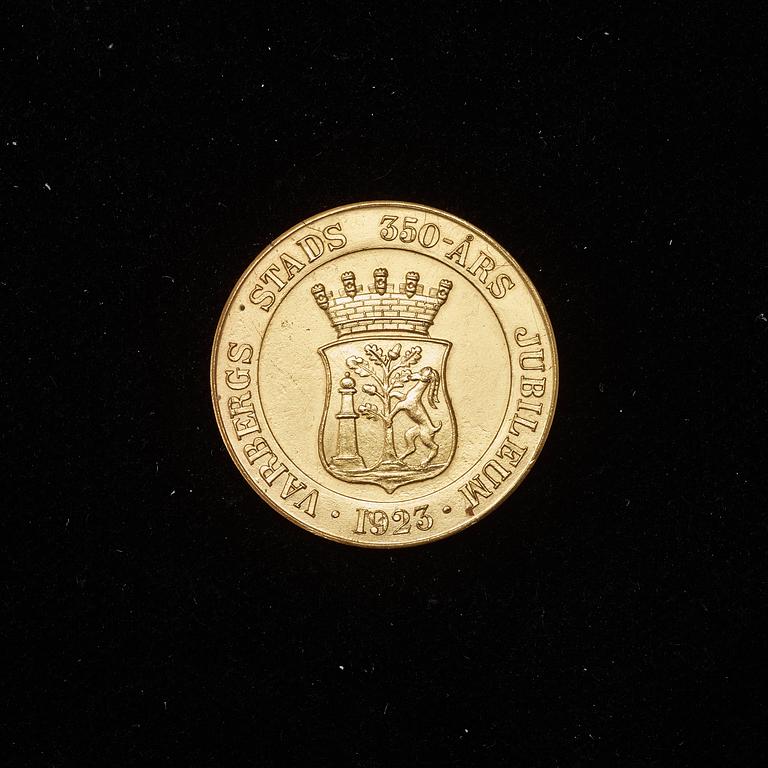 MEDALJER, 11 st. Samt diverse MYNT:.