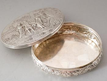DOSA, silver, franska stämplar, sannolikt 1800-tal. Vikt ca 164 gram.