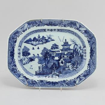 STEKFAT, porslin, Kina, 1700-tal.
