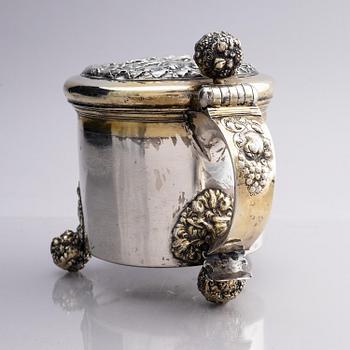 A Baltic 17th century parcel-gilt silver tankard, mark of Johan Strengman, (active 1686, 1690-1701) probably 1691, Nyen.