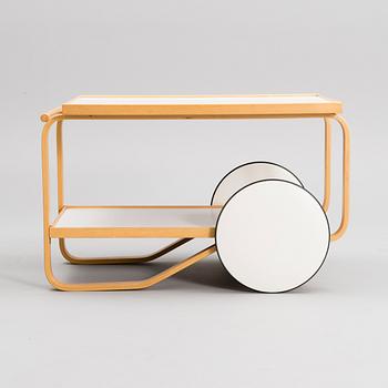 ALVAR AALTO, A TEA TROLLEY. Model 98. 1980s.