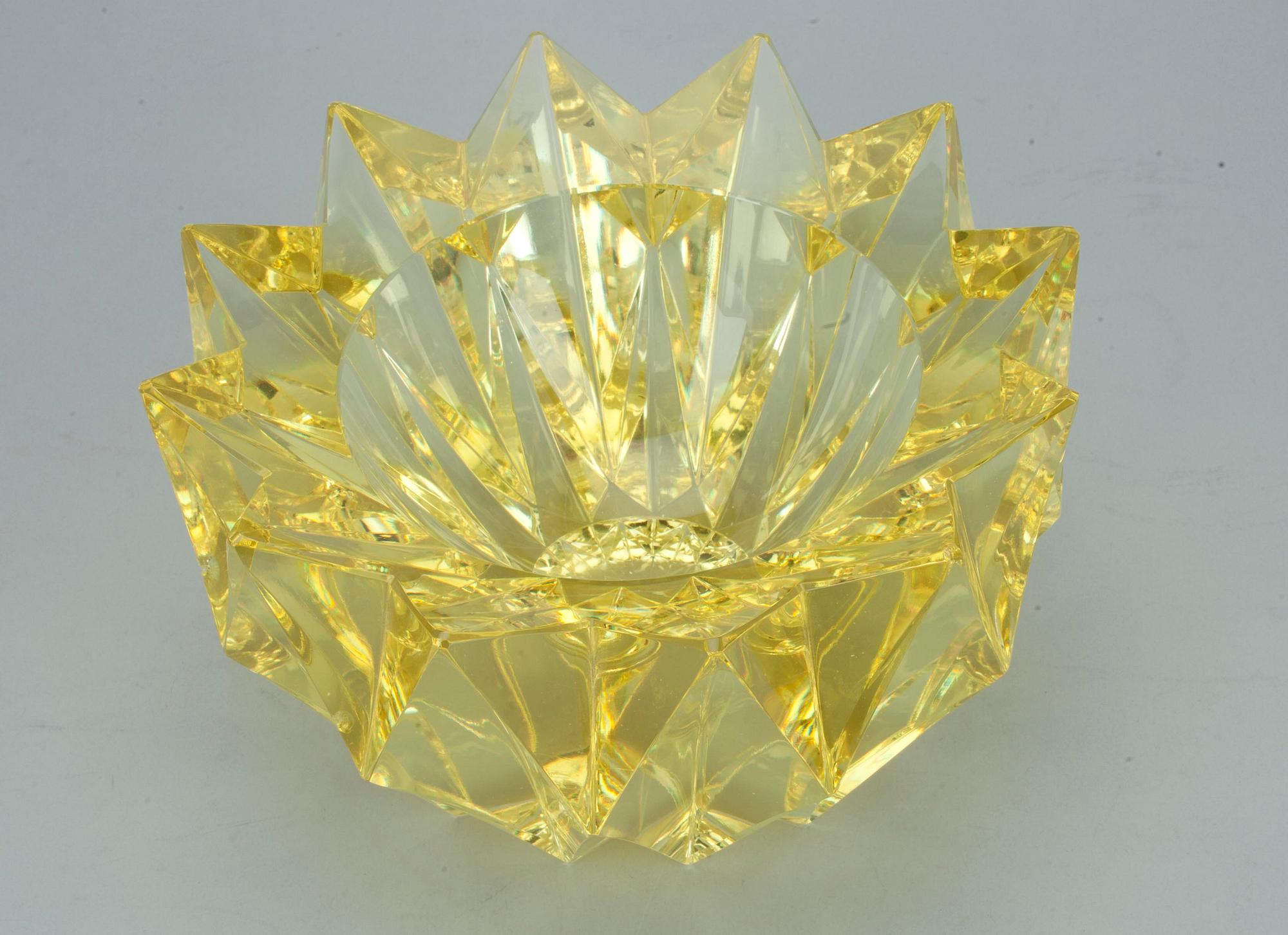 VAS, kristall, "Näckros". Sign. Aimo Okkolin Riihimäen Lasi Oy.