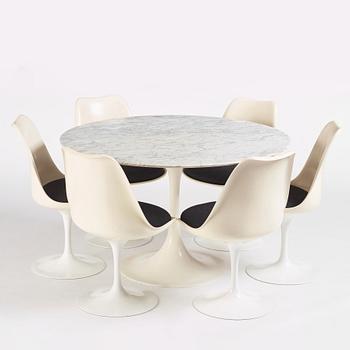 Eero Saarinen, a "Tulip", dining table and 6 chairs, Knoll International, 1960-70's.