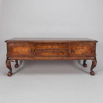 SKÄNK, Chippendale-stil, 1930-tal.