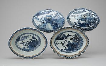 A couple of blue and white tureen, Qing dynasty, Jiaqing (1796-1822).