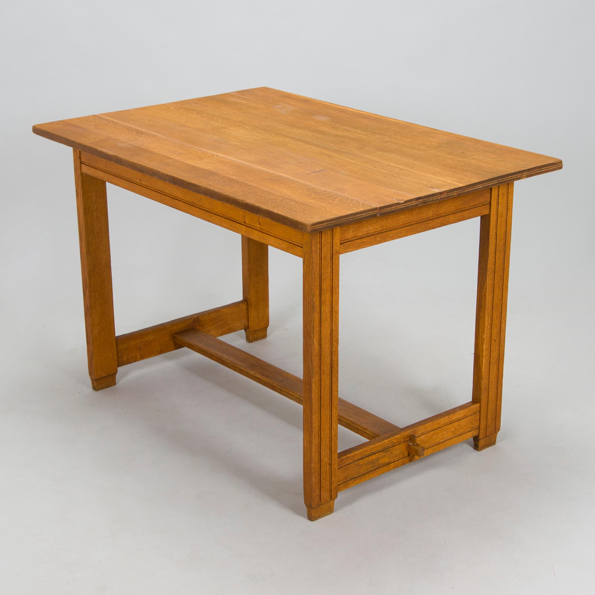 Louis Sparre, A table and two chairs for Aktiebolaget Iris, Borgå around 1900.