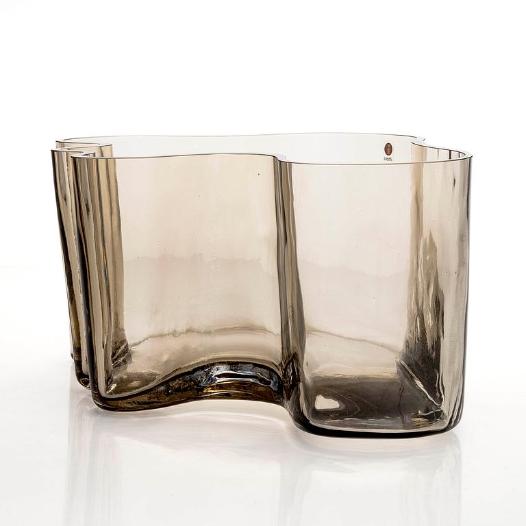 Alvar Aalto, a '3031' vase, signed Alvar Aalto Iittala 2008.