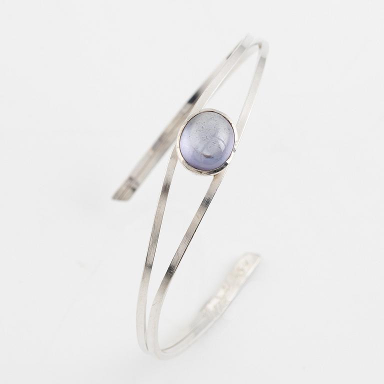 Martin Öhman, silver bangle.