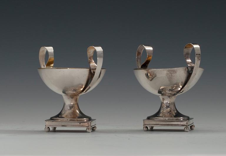 SALT CELLARS, a pair. Silver. Johan Jacob Tortberg Pori 1830-44. Weight 108 g.