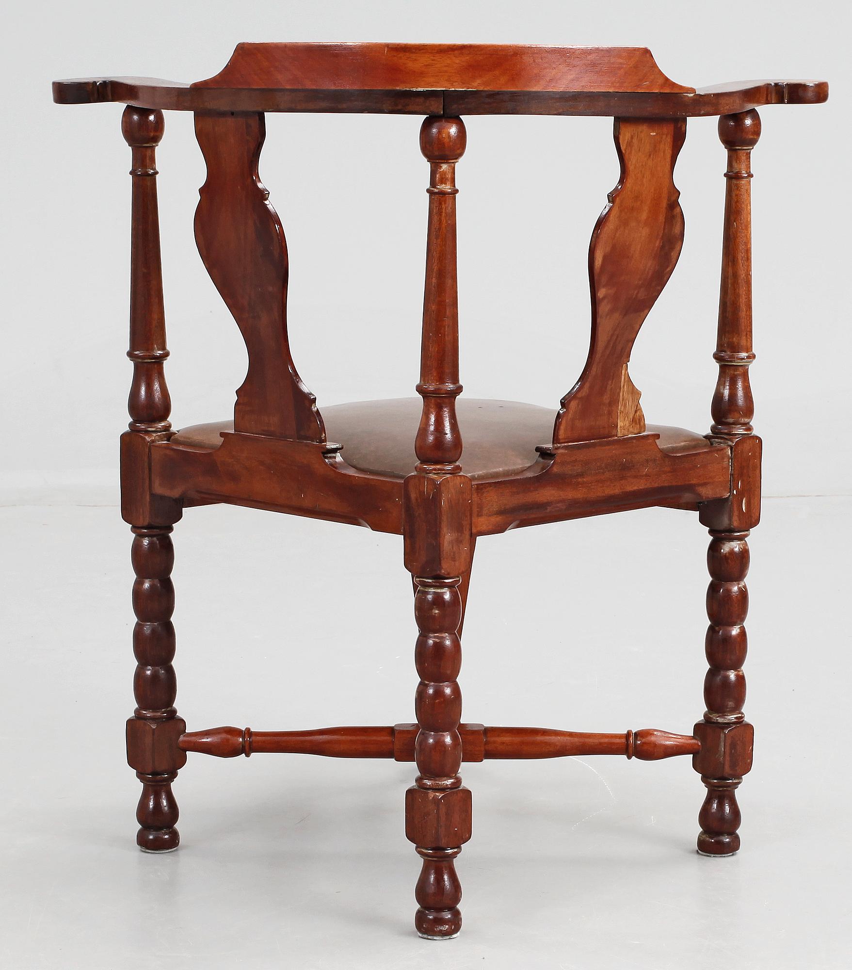 PUDERSTOL, rokokostil, omkring sekelskiftet 1900.