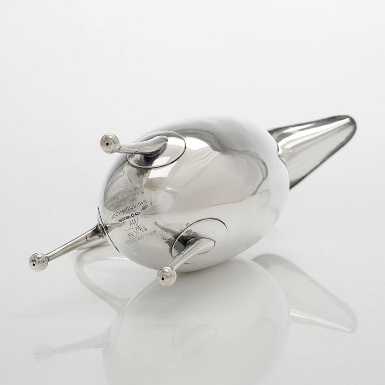 Tapio Wirkkala, silver ewer TW 77, Kultakeskus, Hämeenlinna 1955.