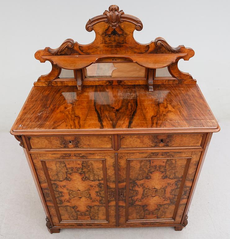 SPEGELSKÄNK, 1800-talets andra hälft.