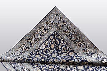 A carpat, Kashan signed Reza Torshi, ca 370 x 250 cm.