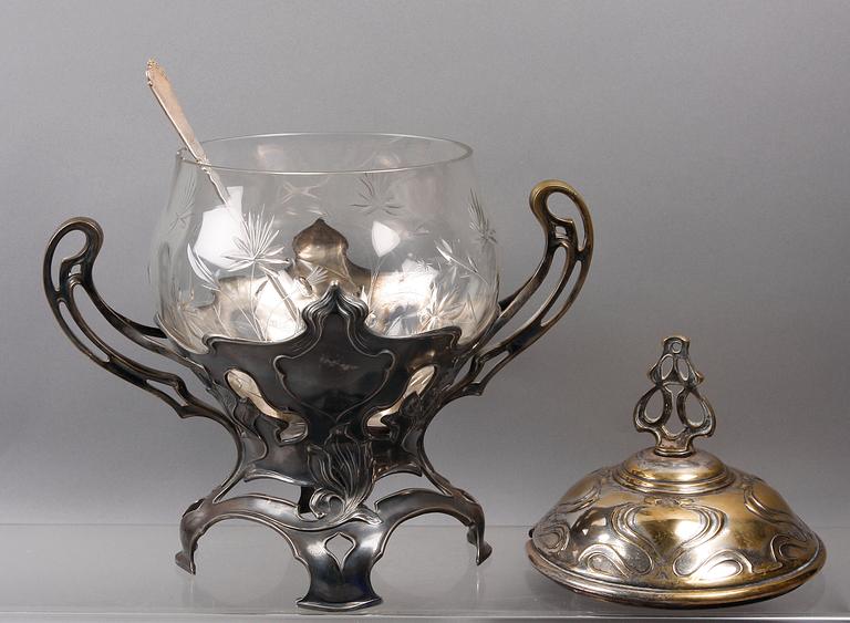 BÅLSKÅL, glas och nysilver, jugend, 1900-talets början. Troligen Tyskland.