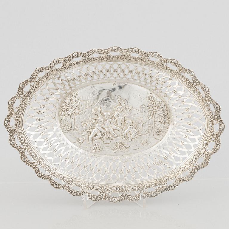 A silver bread basket, Swedish import mark, circa mid-20th Century.