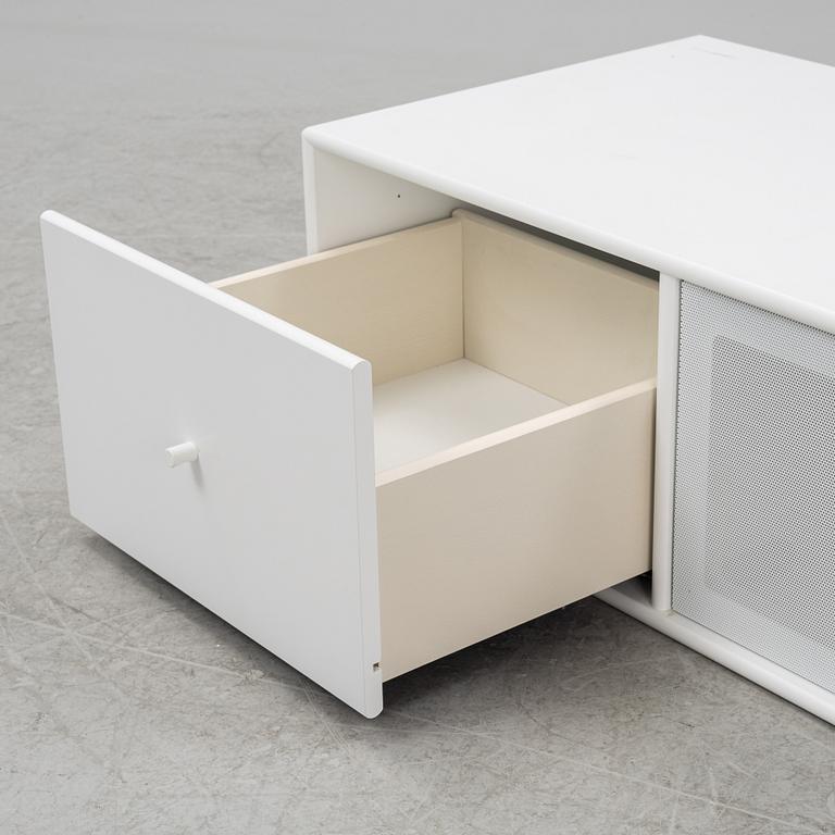 Väggskåp, "Octave", Montana, samtida.