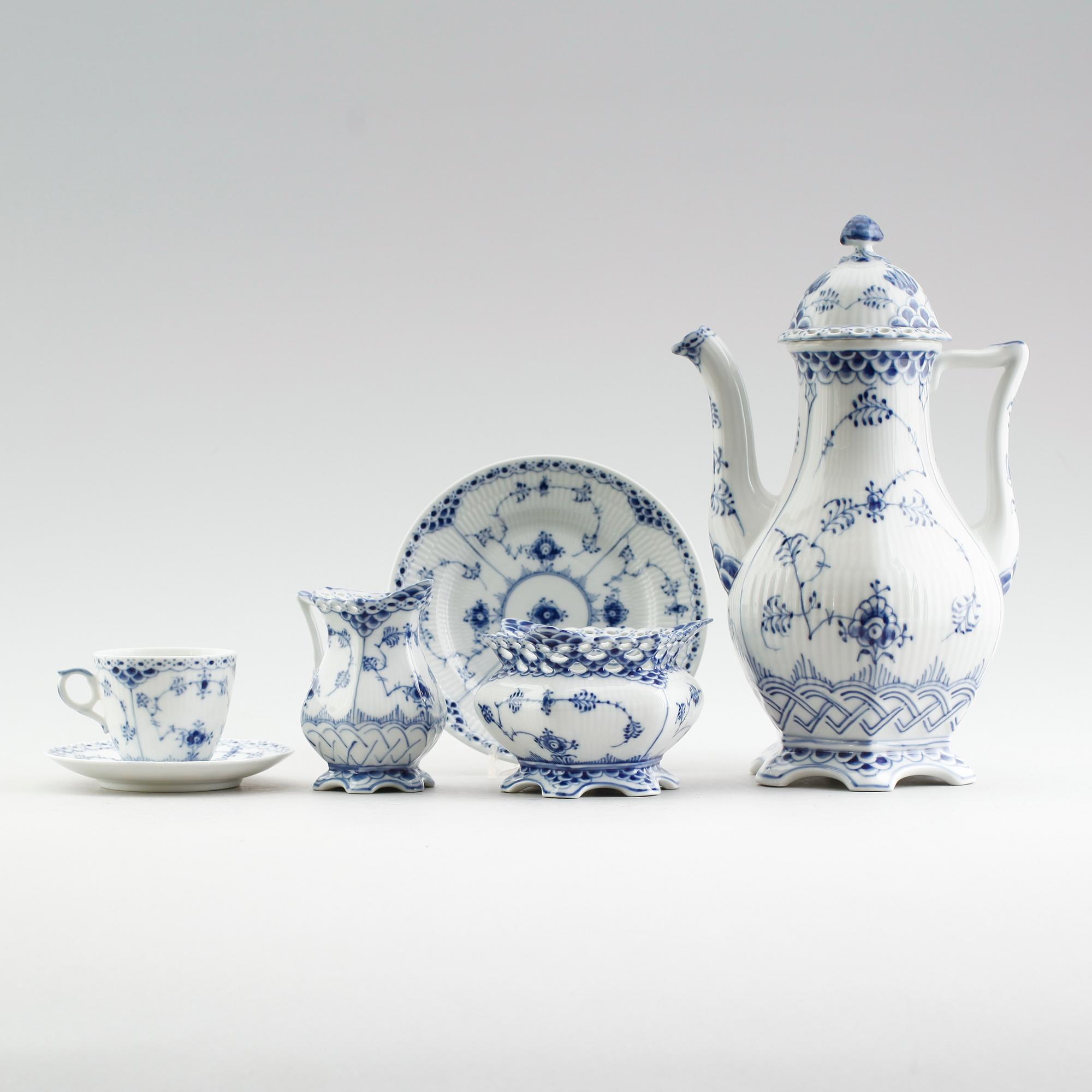 KAFFESERVIS, 27 delar, porslin, Musselmalet, Royal Copenhagen.