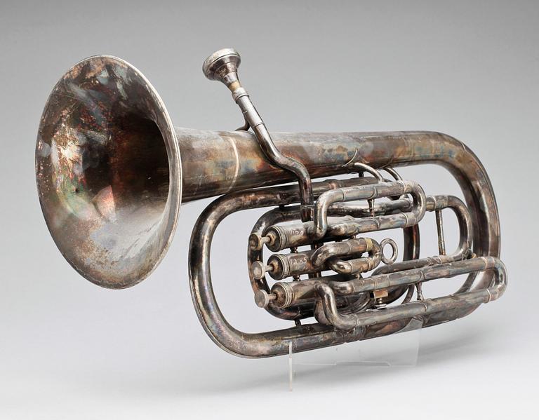 TRUMPET SAMT EUFONIUM, mässing resp vitmetall, 1900-talets första hälft.