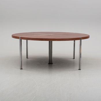 A table ny Walter Knoll, Germany.
