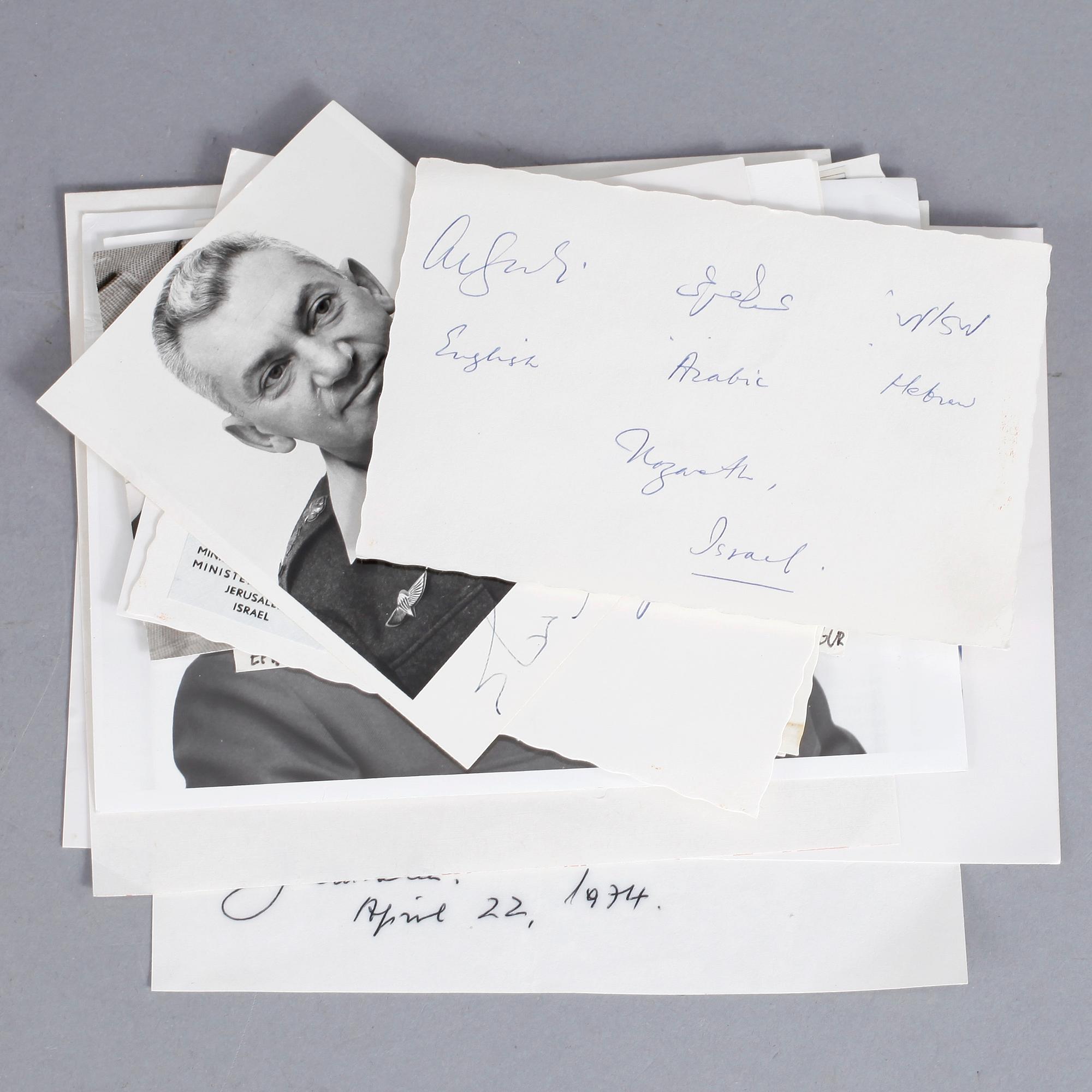 SAMLING AUTOGRAFER, ISRAEL, 20 st, mest politiker och militärer, bla President Ephraim Katzir, 1900-talets andra hälft.