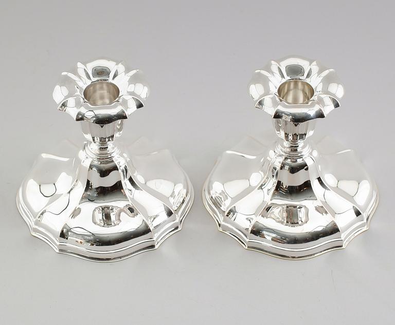 LJUSSTAKAR, 1 par, silver, svenska importstämplar, 1900-talets mitt.