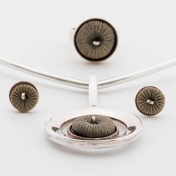 Collier with pendant, earrings and ring, "Fossil", silver with fossil. Ibe Dahlquist.