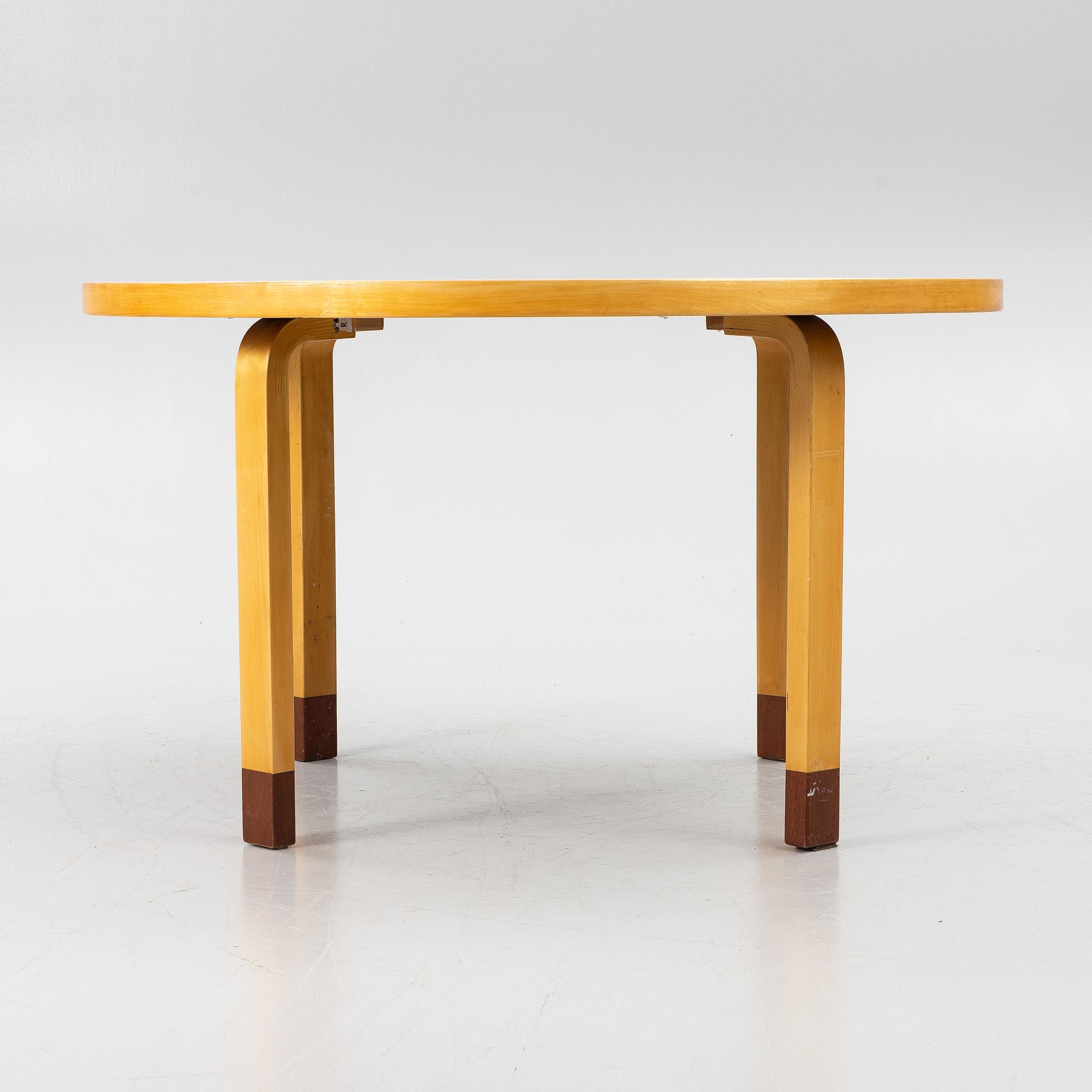 Alvar Aalto, matbord, modell 91, Artek, Finland, sent 1900-tal.