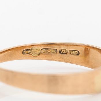 Elis Kauppi,  a pair of earrings and ring, 14K gold and diamonds. Kupittaan Kulta, Turku.