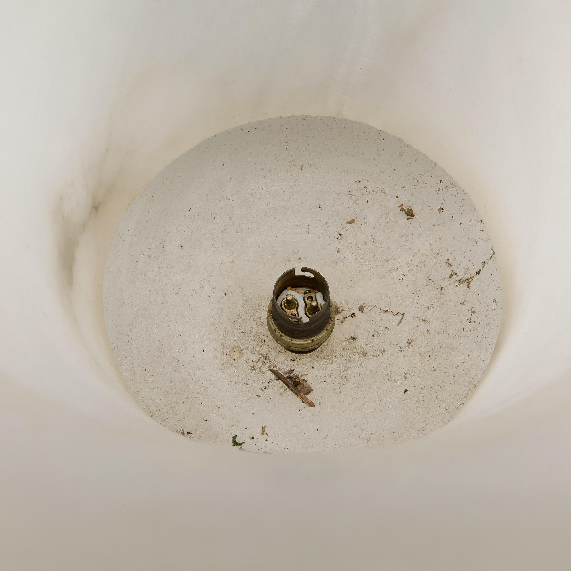 URNA / BORDSLAMPA, alabaster, 1800-tal.