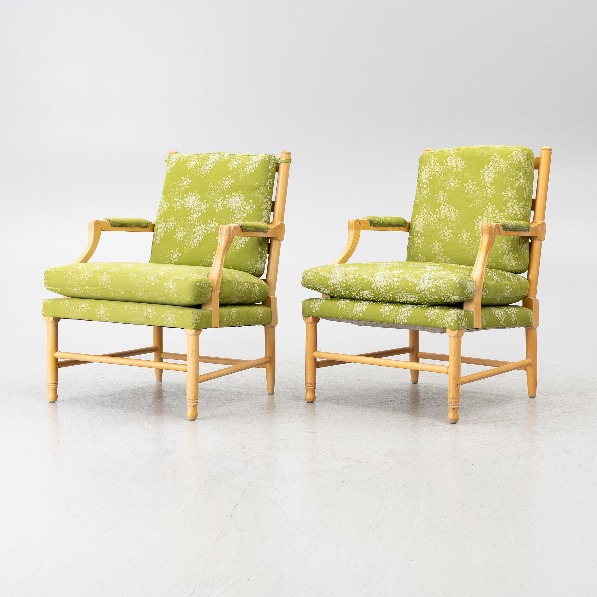 A pair of Gustavian style armchairs, tidigt 2000-tal.