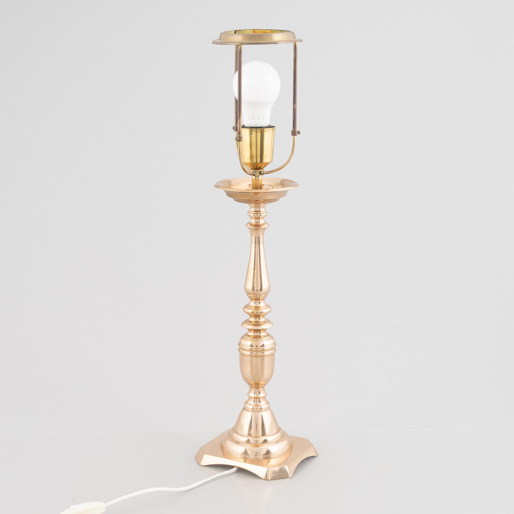 Bordslampa, modell 2607, Firma Svenskt Tenn, 1900-talets andra hälft.