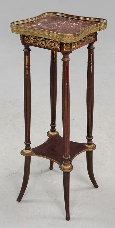 PIEDESTAL, sengustaviansk stil, 1900-talets första kvartal.