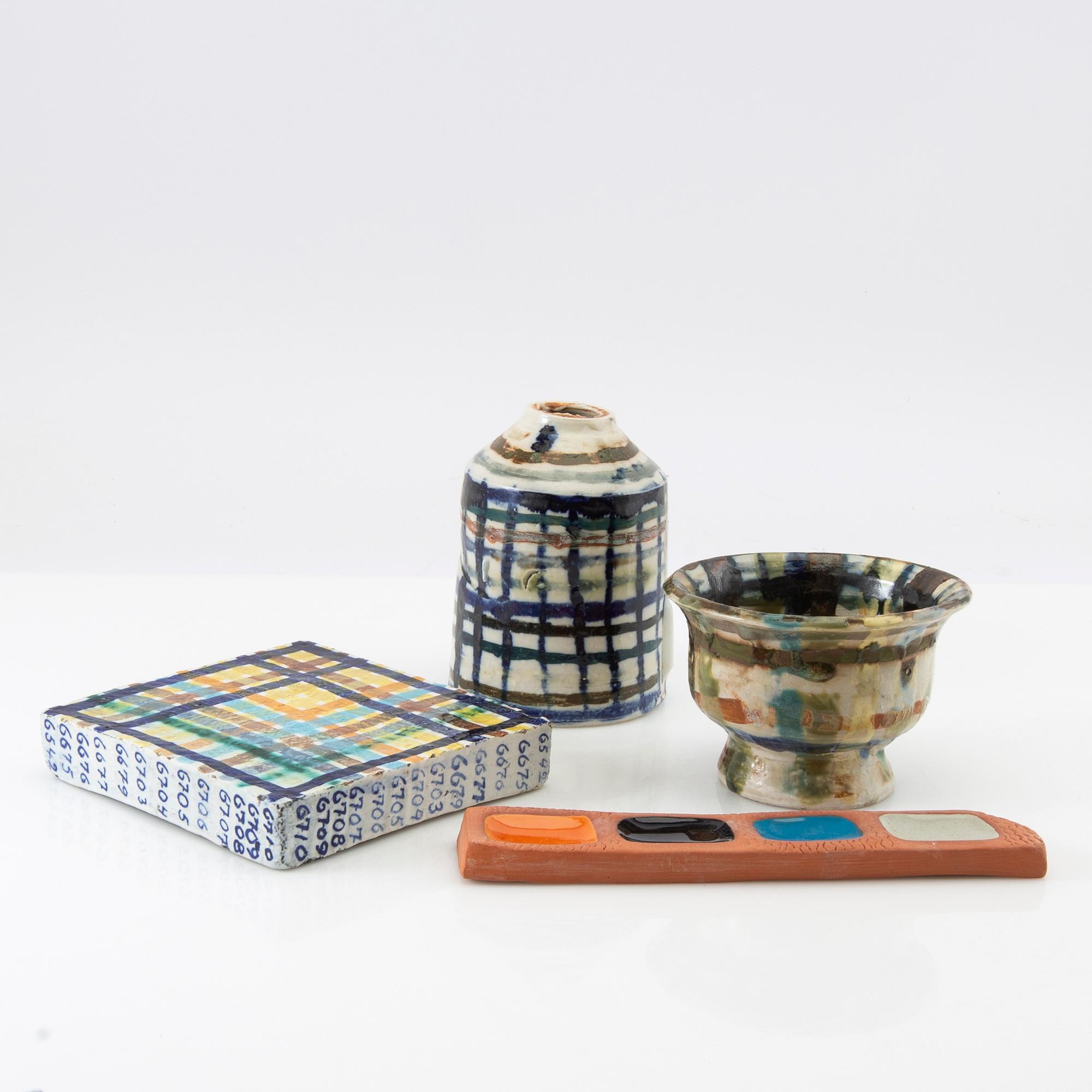 Anita Nylund, bowl, vase, palette and plate with colour samples, own workshop.