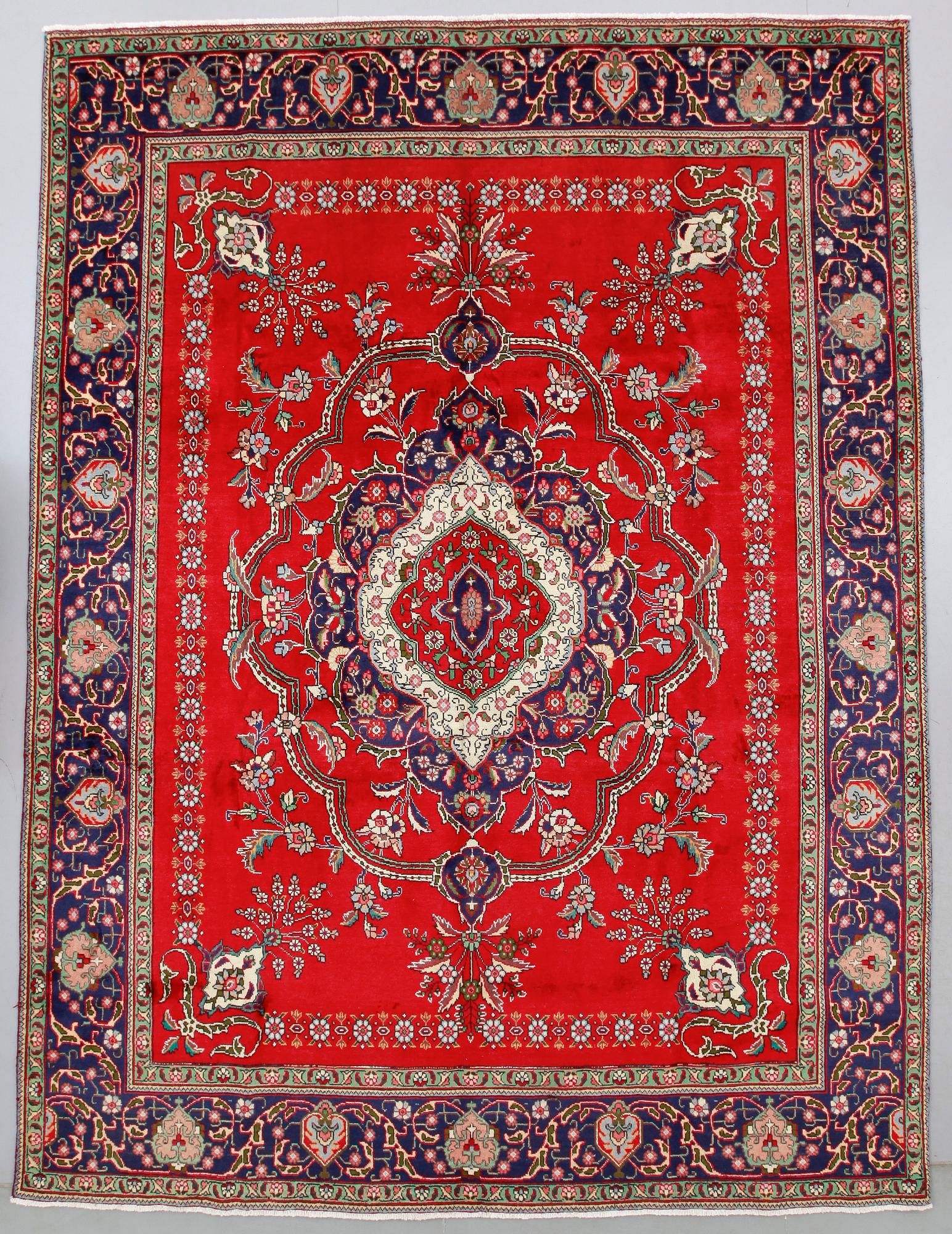 MATTA, Täbriz, ca 400 x 300 cm.