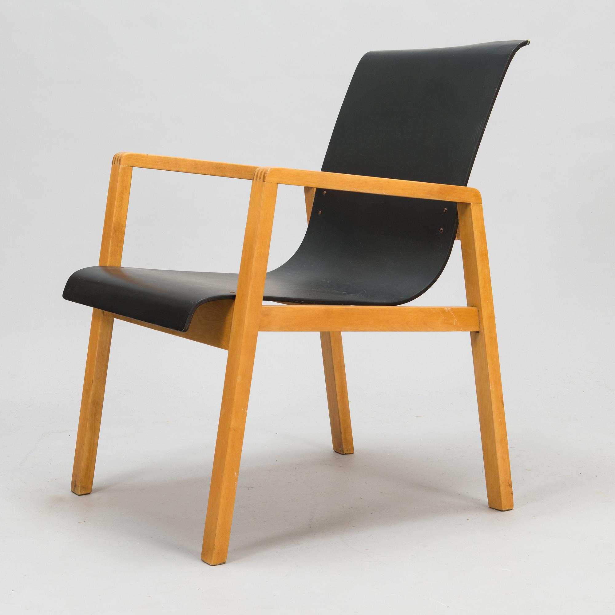 Alvar Aalto, a 1960/1970's '403' open armchair for Artek.