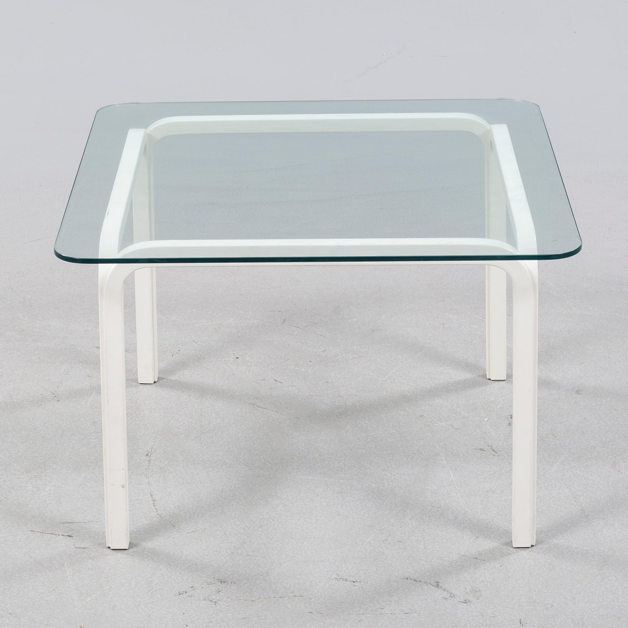 ALVAR AALTO, soffbord, "Y805B", modell formgiven 1946.