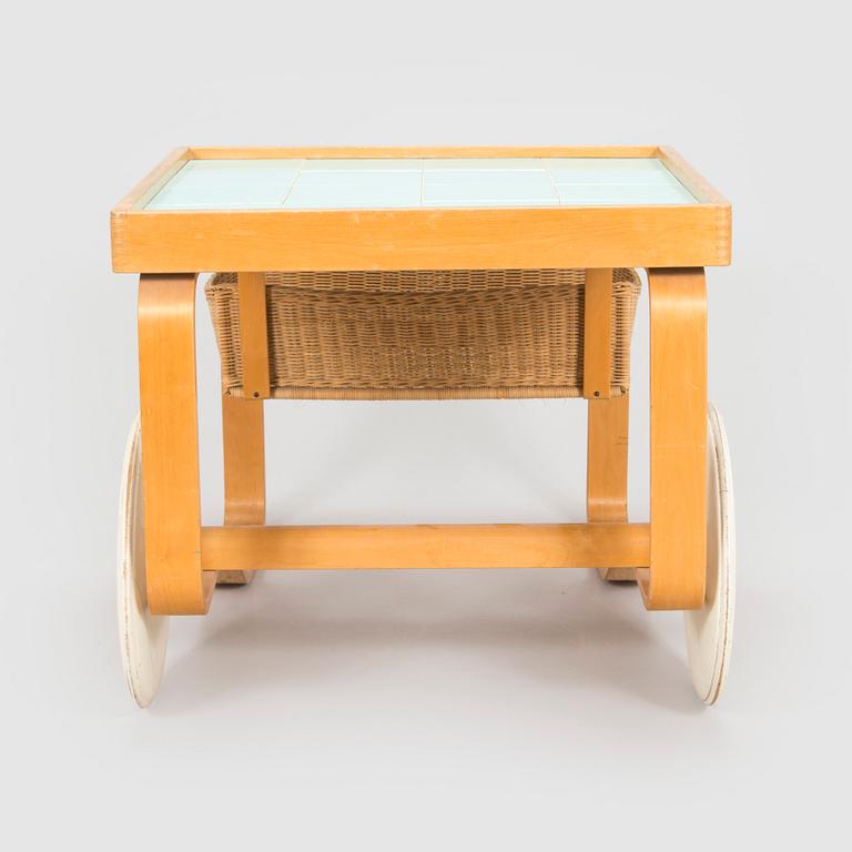 Alvar Aalto, serveringsvagn, modell 100, O.Y Huonekalu-ja Rakennustyötehdas A.B. tidigt 1950-tal.