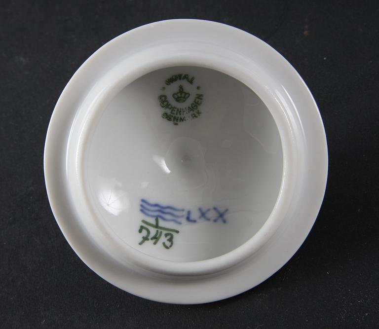 CREMEKOPPAR, 6 st, porslin, Royal Copenhagen "Musselmalet".
