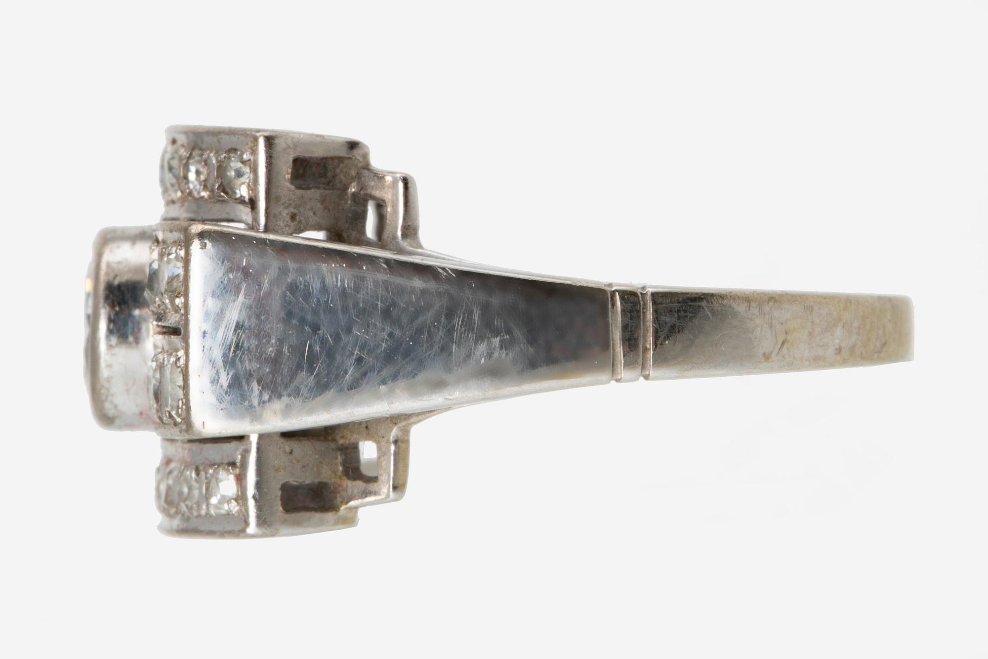 Ring 14K whitegold brilliant and single-cut diamonds approx 0,90 ct.