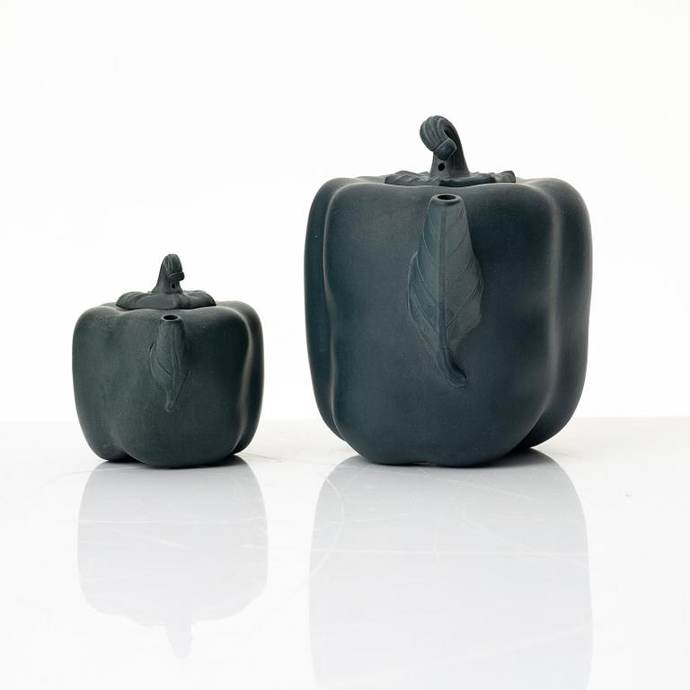 Two blue yixing 'Gonfu' teapots, China,1980s.