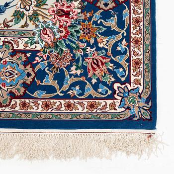 Matta, old Isfahan, part silk, signerad, ca 233 x 148 cm.