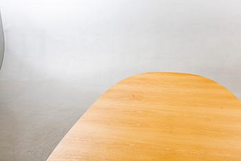 Piet Hein & Bruno Mathsson, bord, "Superellips" för Rebublic of Fritz Hansen 2000-tal.